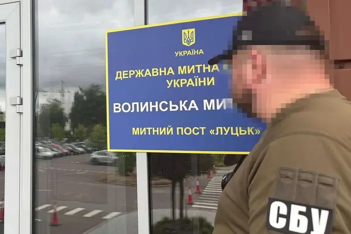 Масштабні обшуки на митницях України