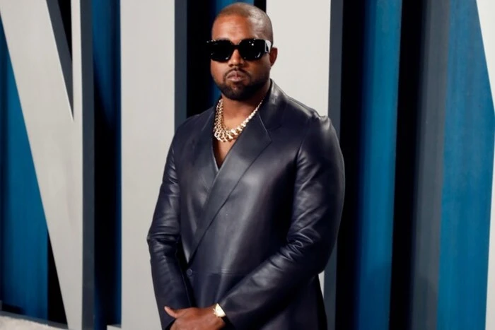 Канье Уэст с шокированной реакцией на голое платье Ким Кардашьян