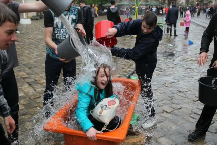 Ілюстрація до Поливаного понеділка 2025