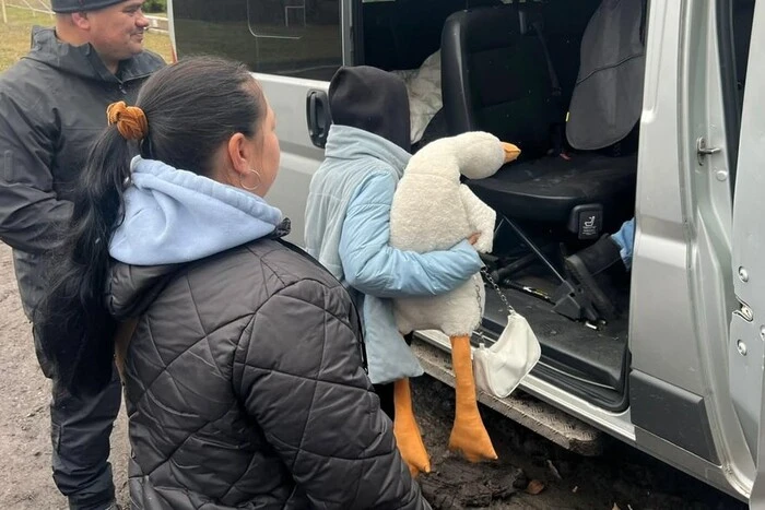 Діти евакуйовані із прифронтових сіл на Дніпропетровщині