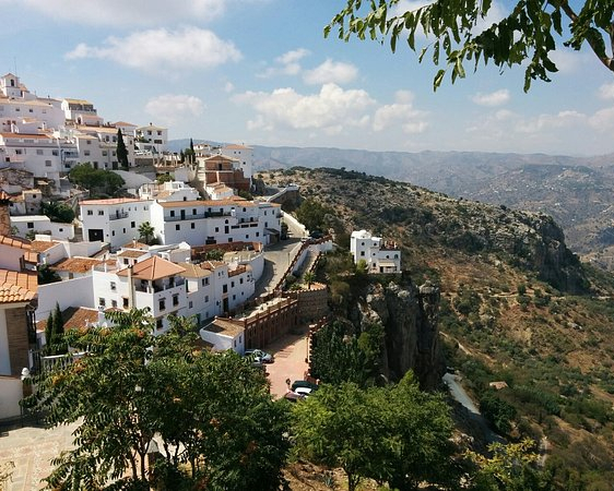 Готель та смачна їжа в Іспанії