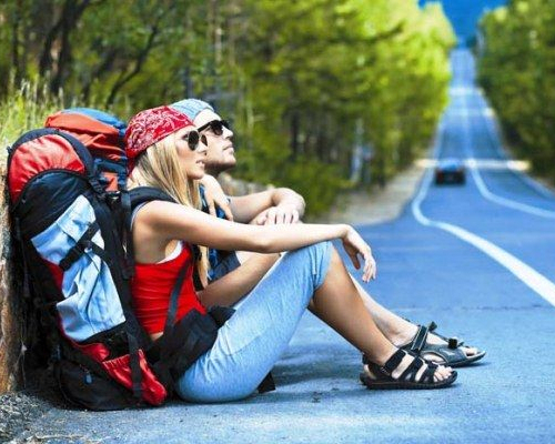 сумки с водкой и фонариком