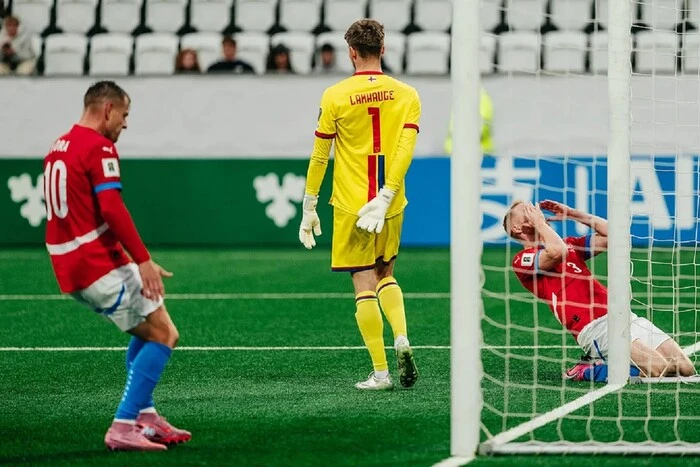 Група Чехії з футболу без тренера