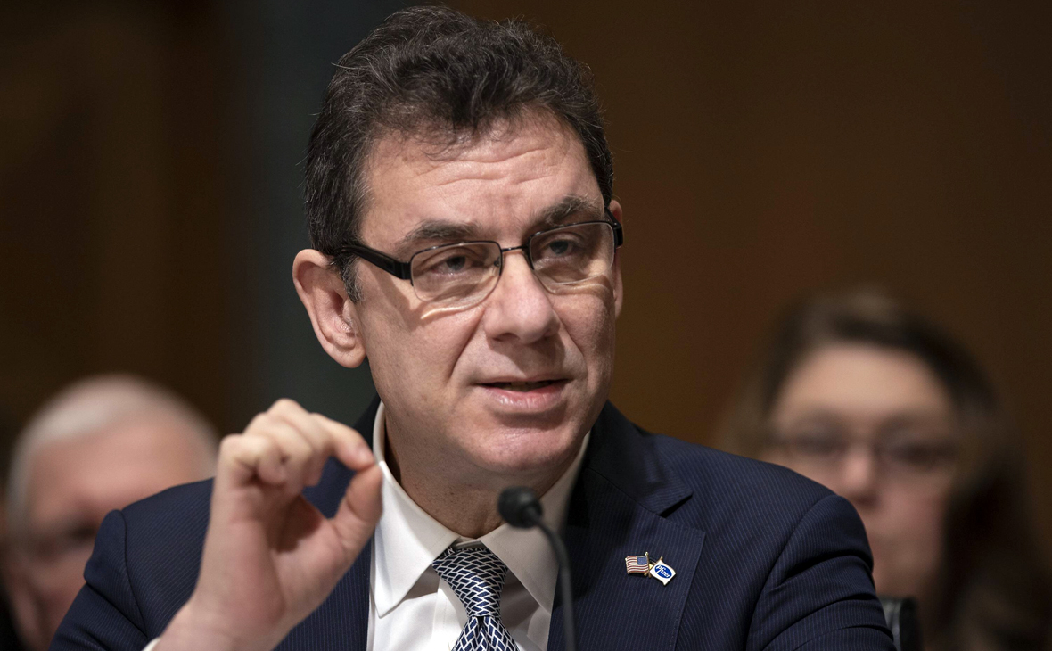 Глава «Pfizer» хворів на COVID-19