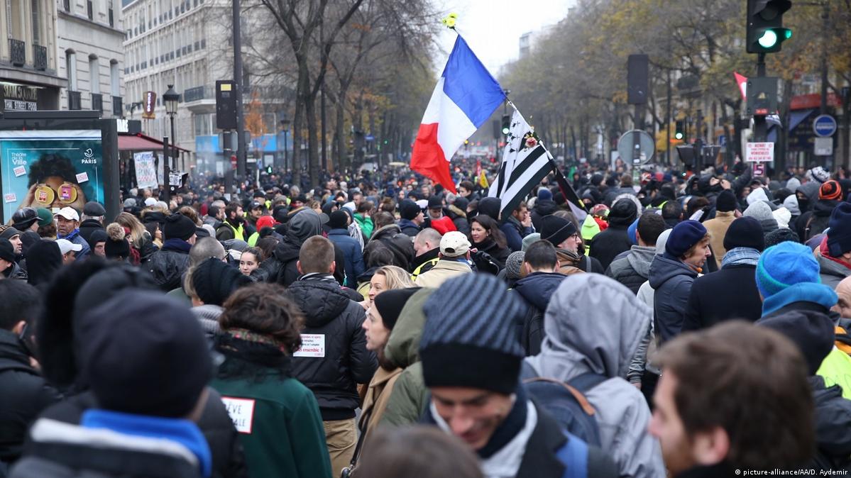 Масові протести у Франції
