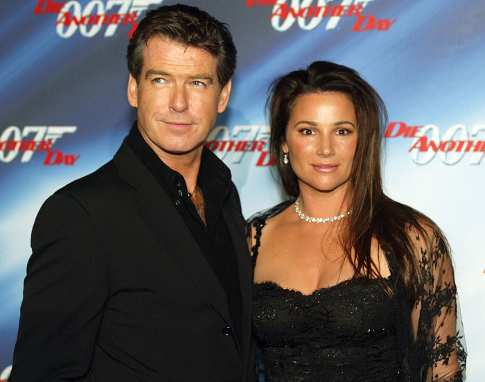 Невідомий чоловік поблизу будинку Пірса Броснана