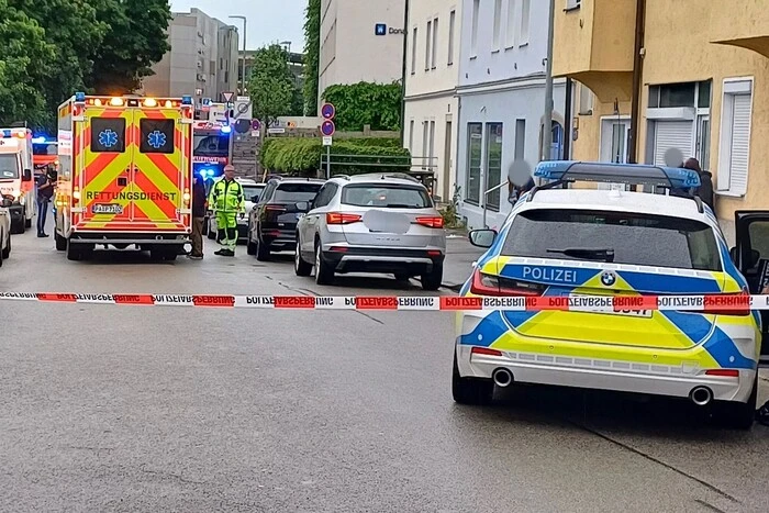 Аварія в Німеччині: чоловік в'їхав у натовп