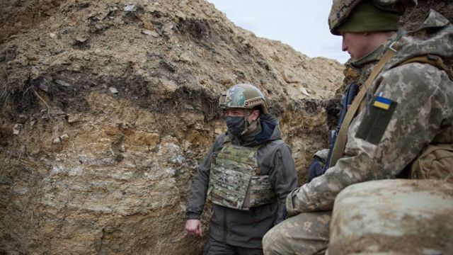 Президент Зеленський виступає на форумі