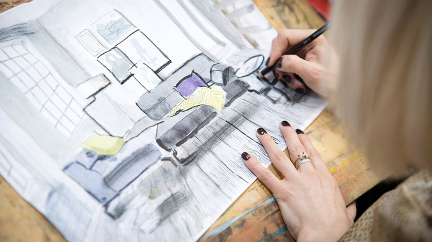 Червоний кишеньковий калькулятор з грошима