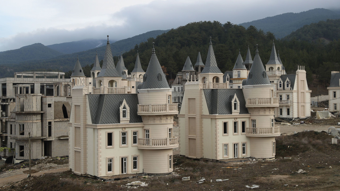 Бурдж Аль Бабас — Турція, покинуте місто замків на карті світу