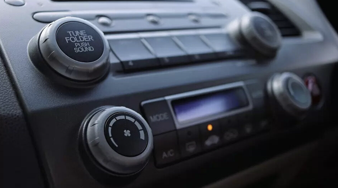 Маленькі та корисні: як вибрати хороші автомагнітоли для свого авто?