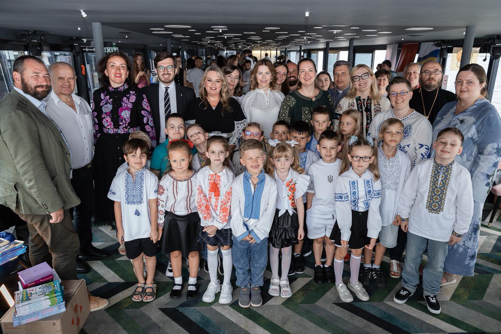 В Угорщині відкрили українську школу імені Тараса Шевченка. Фото: Facebook/Міністерство закордонних справ України/MFA of Ukraine