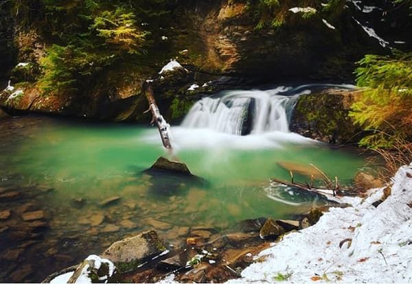 Водоспад Дівочі Сльози: розташування, легенда та відпочинок у Яремче