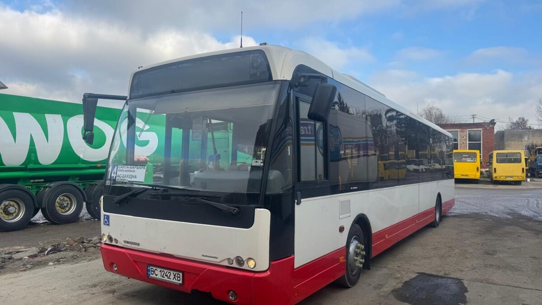 Низькопідлоговий автобус у Львові