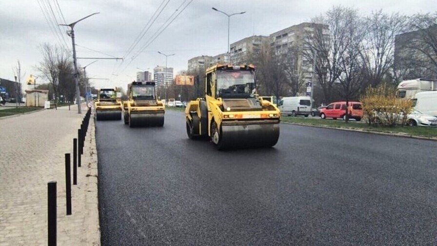 Частина вул. Стрийської під час робіт з асфальтування