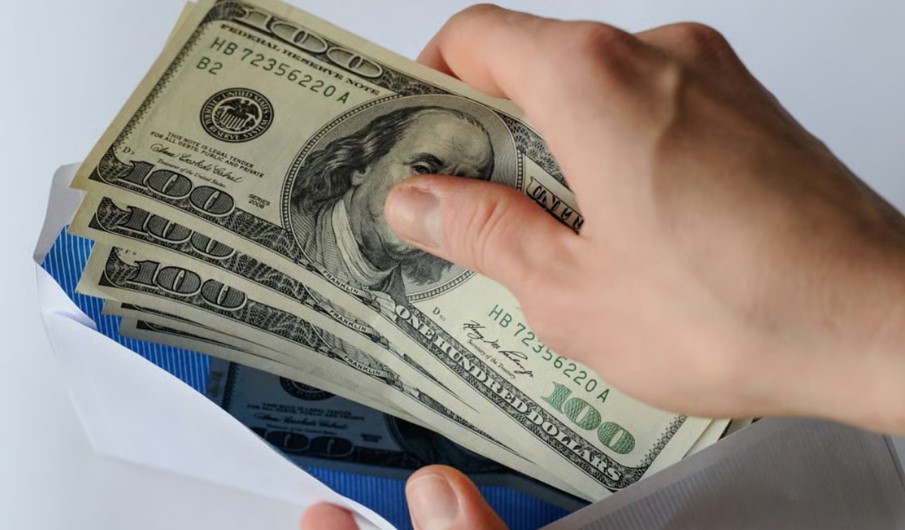 Dollar exchange rate in Ukraine until August 9, 2026
