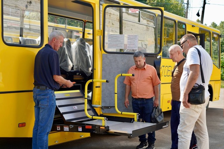 Inclusive school buses in Chernihiv region