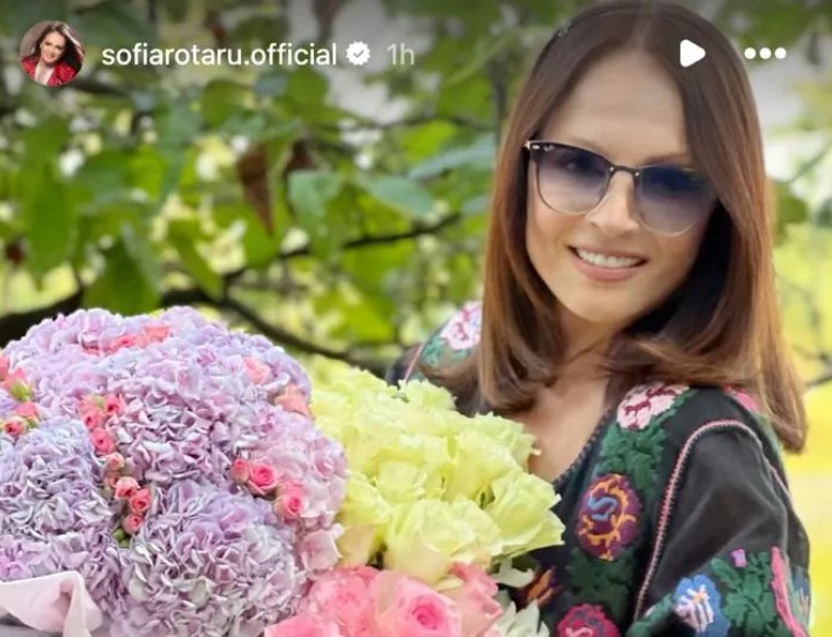 Софія Ротару у вишиванці показала святкове фото