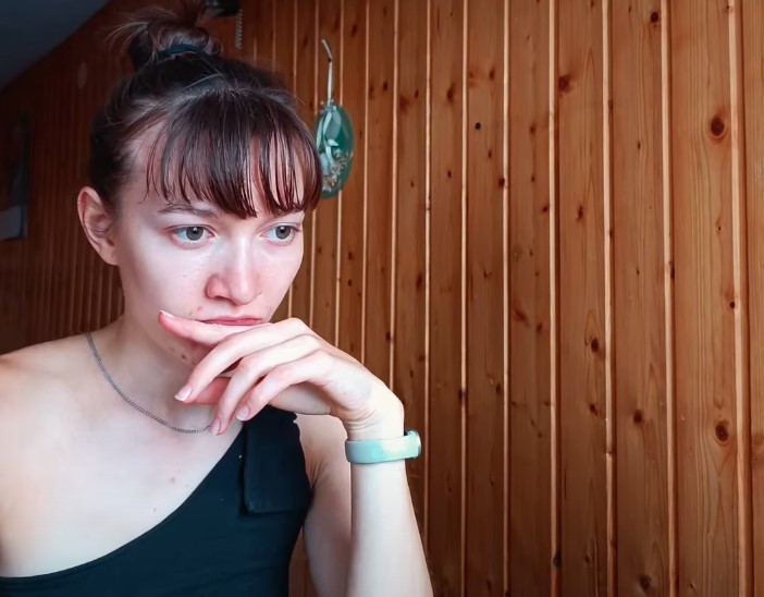 Ukrainian woman talks about the difficulties of working in Germany