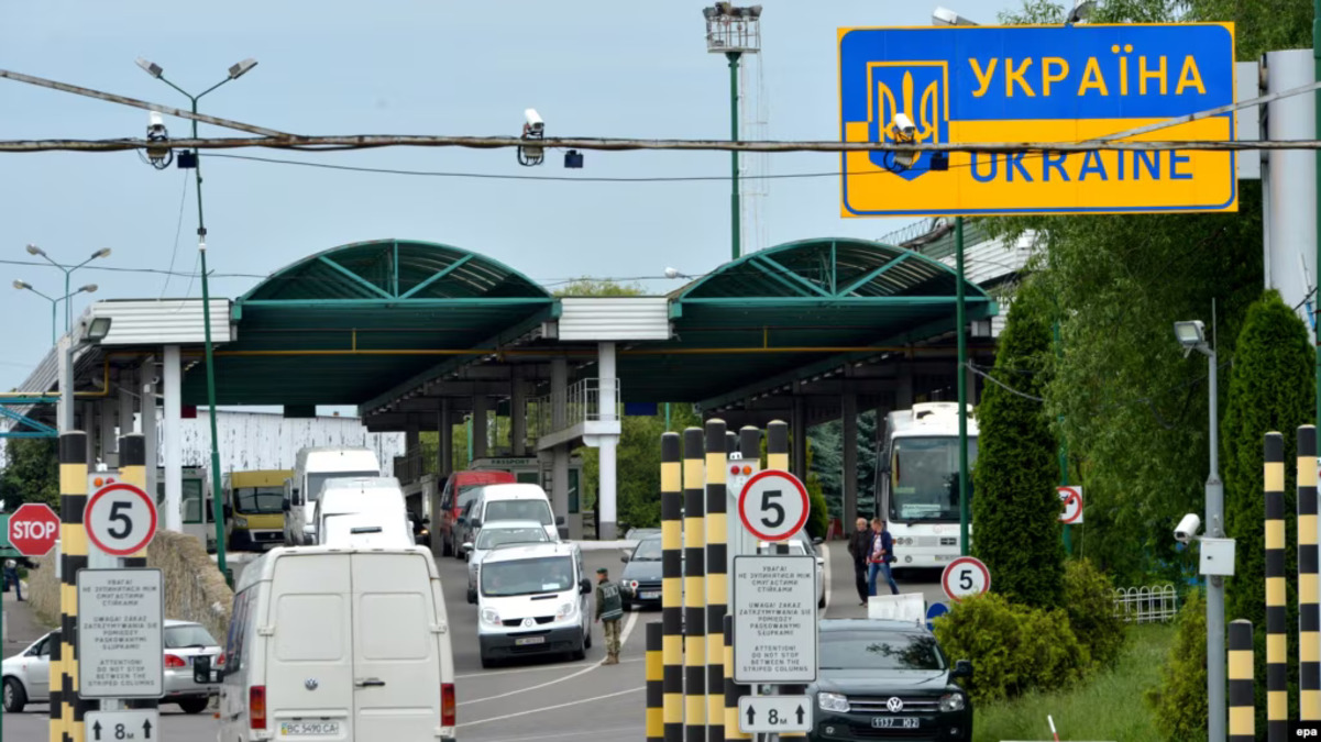 What document should Ukrainian women have for protection in the EU