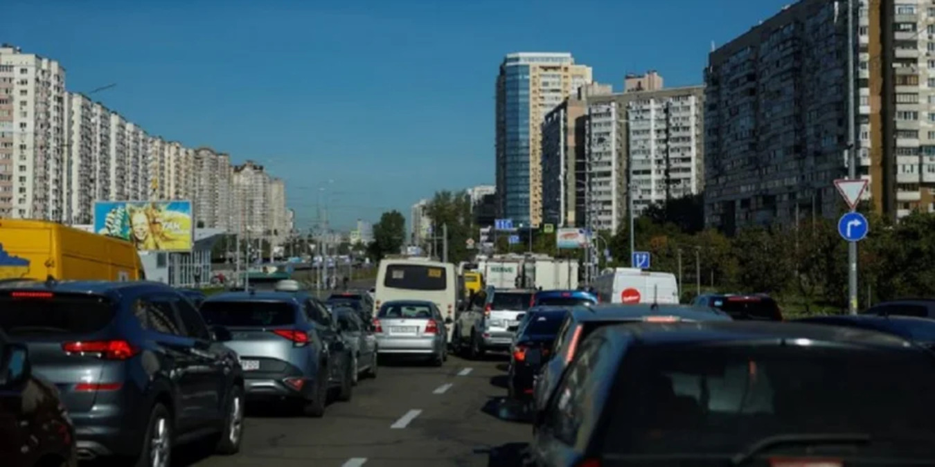 Чому мости Києва створюють ризик для щоденних поїздок