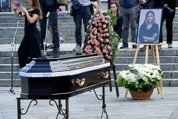 Прощання з журналісткою Рощиною, додаткові санкційні пакети проти Росії