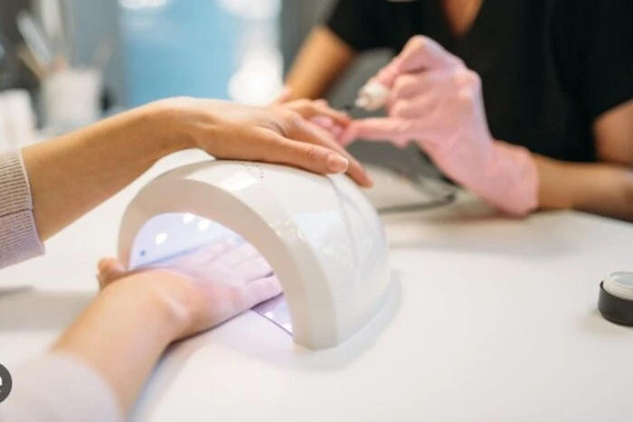 Упаковка запрещенного компонента для маникюра