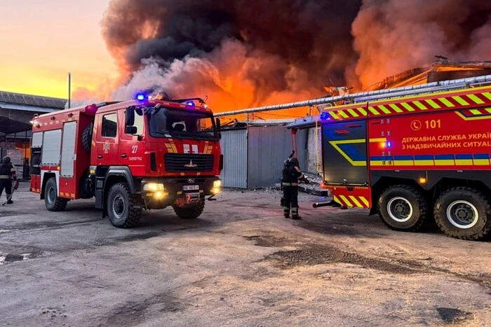 Група людей на Дніпропетровщині