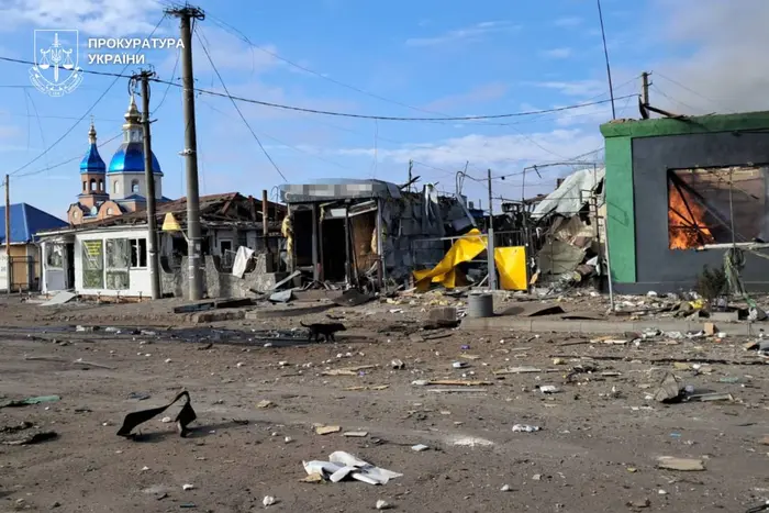 Окупанти вдарили КАБами по Дніпропетровщині: є загиблі та поранені (фото)