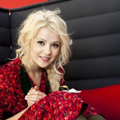 Міка Ньютон закликає рідних готуватися до війни