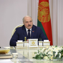 Лукашенко з підтвердженнями своїх витверезних заяв загалом не зупиняється