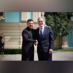 Стармер получил орден Свободы в Киеве