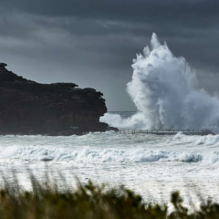 Вулканическое извержение затопило остров, исчезло все