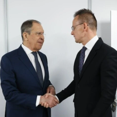 Сійярто та Лавров обговорюють Україну