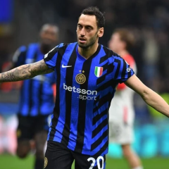 Hakan Calhanoglu football player in Milan Inter