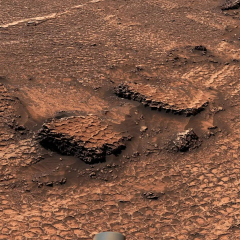 NASA rover finds cracks on Mars