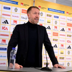 Grem Potter extends contract with Sweden