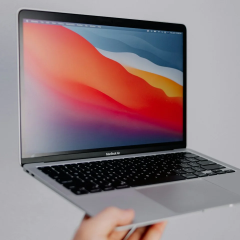 macOS 27.2 с новыми жестами и изменениями в Dock