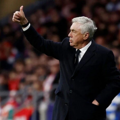 Carlo Ancelotti signs a new contract