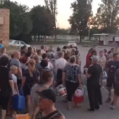 Черги жителів на воду в Донецьку