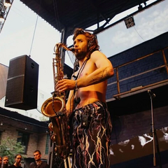 Відомий саксофоніст з Ziferblat на передовій