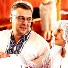 Экспродюсер Могилевской на свадьбе с женой