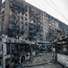 Російські блогери створюють ілюзію щасливого життя в Маріуполі