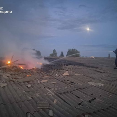 Поліцейські вночі на місці події
