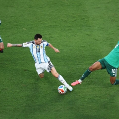 Мессі уникнув червоної картки у грі з Алжиром