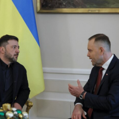 Президент Польщі позбавив Зеленського ордена Білого Орла
