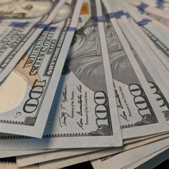 Прапори України і два мільярди доларів