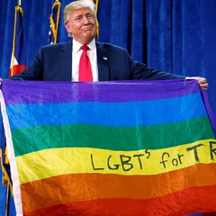 Трамп перериває виступ Хору геїв