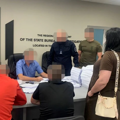 Картинка з символічними 8 мільйонів гривень