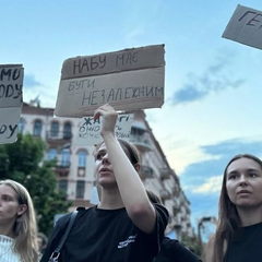 Порівняння політиків на плакатах